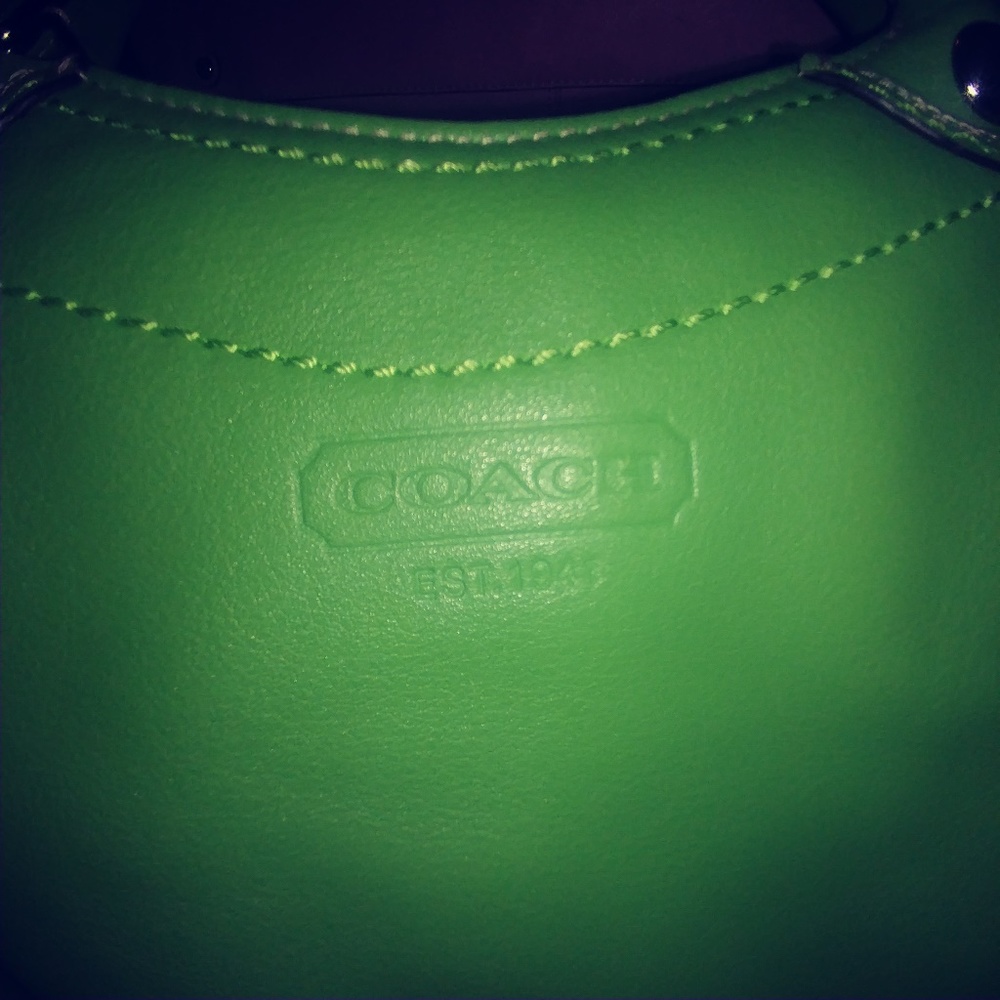 GREEN COACH